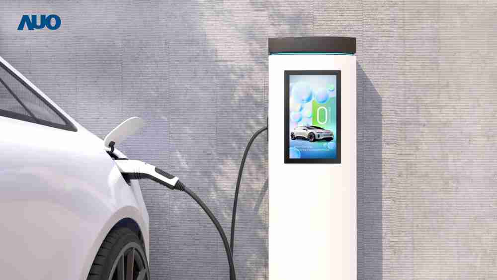 友達〝EVSE車用充電樁解決方案〞專為電動汽車充電樁設計，，，具有高亮度、、克服戶外艱難環境的耐溫、、、耐紫外線等特性，，並搭載散熱性及擴充性強的高效能工業電腦，，可實現人機互動訴求，，，如資訊顯示、、、、支付等應用