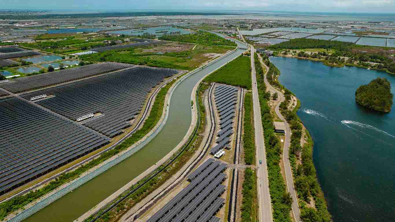 森林舞会能源事业提供智慧能源管理、、、、太阳能监控管理、、全方位电厂建置及运维解决方案，，并拥有管理超过6000案场的经验